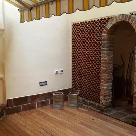 Incantevole Monolocale Con Giardino Lucca Kültér fotó
